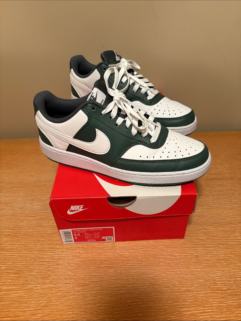 Nike women’s court vision low size 9.5 vintage, green and white